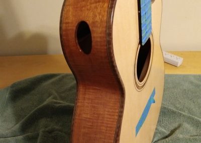 Sound Port OOO-12 Finsh is on and hardening before hand rubing finish (9)