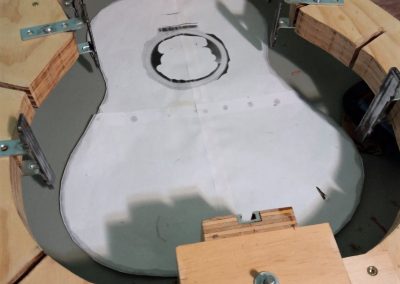 Rim jig is aligned to the shape of the LG-2 profile